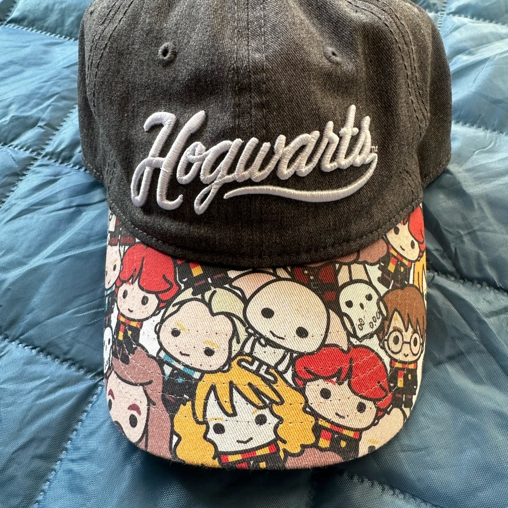 Hogwarts Cap - Picture 7 of 7